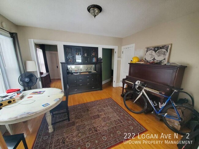 Foto del edificio - 222 N Logan Ave