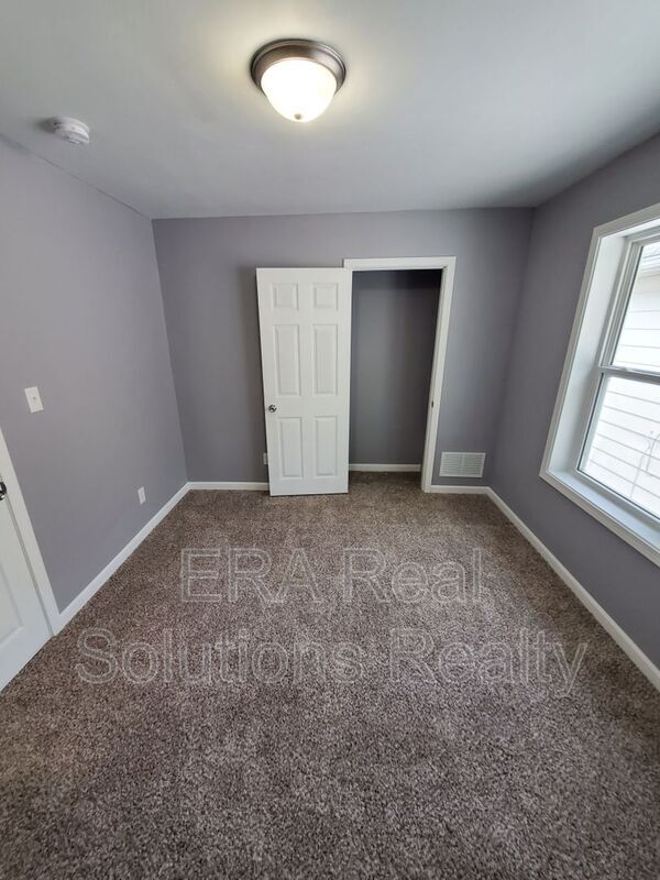 Building Photo - 60 Stevens Ave