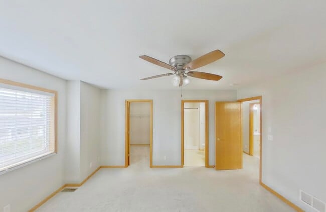 Building Photo - Available In Flay Ave N Available In Flay Ave N