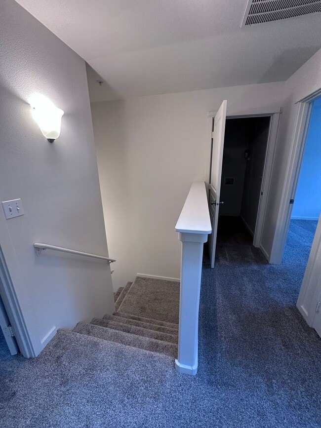 Foto del edificio - Newly Updated 3 Bedroom Available NOW