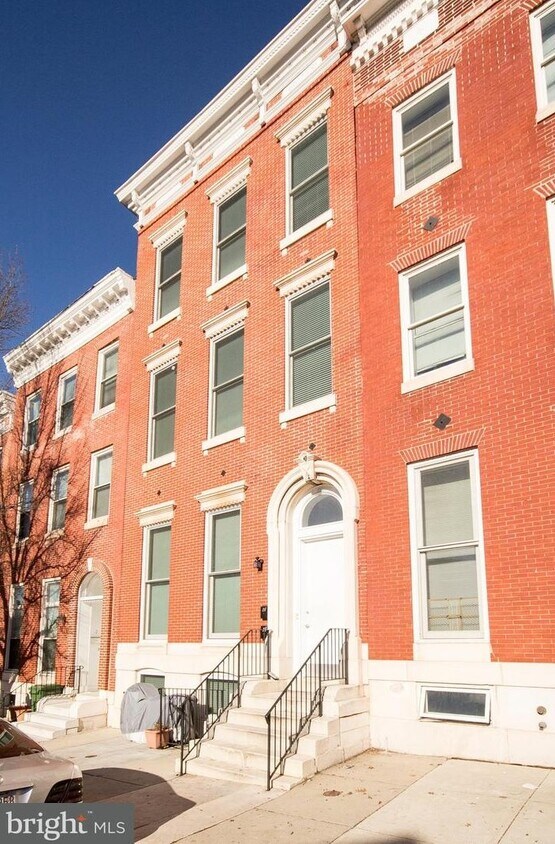 Primary Photo - 834 E Preston St