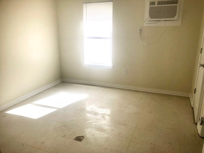 Foto del edificio - 44068 S Baptist Rd