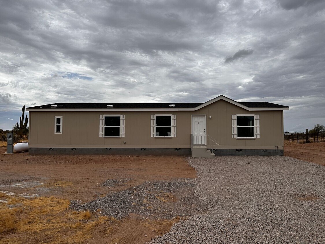 Primary Photo - HORSE PROPERTY RENTAL