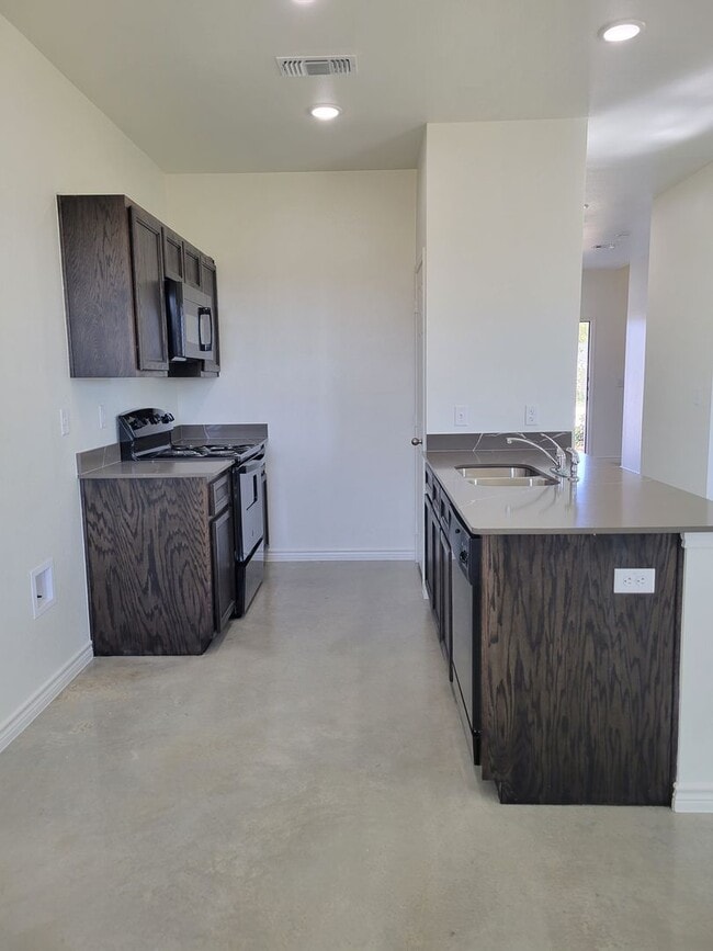 Building Photo - 2325 Zanoletti Ct