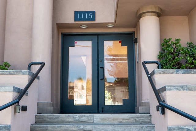 Front Building Entry - 1115 Pearl St