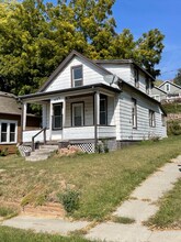Building Photo - 425 Damon St