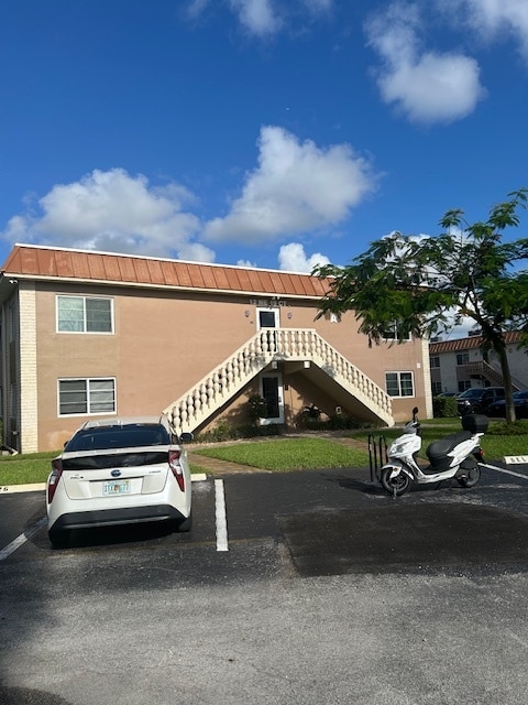 Building Photo - 12 NE 19th Ct