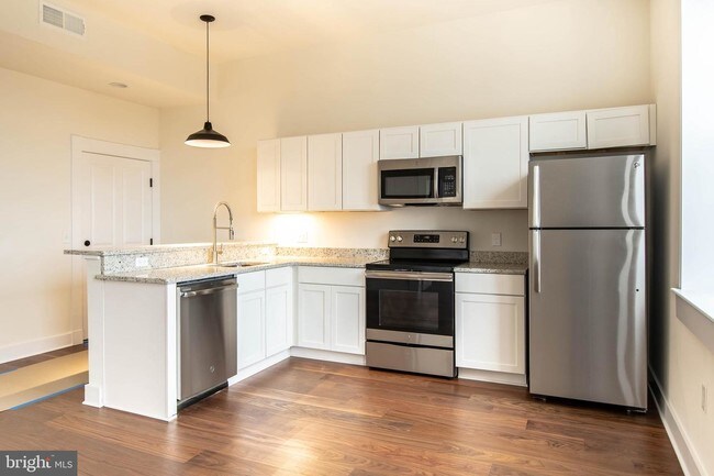 Building Photo - 3110 Crittenton Pl