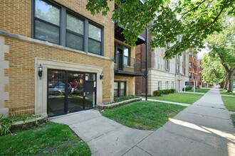 Building Photo - 5461 S Everett Ave