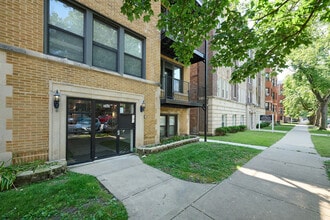 Building Photo - 5461 S Everett Ave