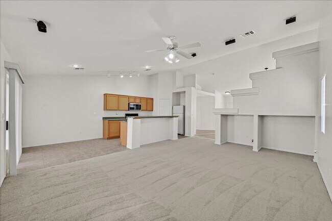 Building Photo - 3 Bedroom with Pool in Gated Lynbrook