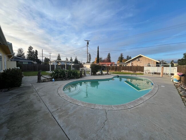 Foto del edificio - Cozy Home for rent in Tulare