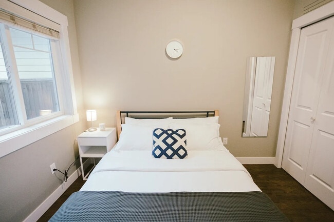 Building Photo - 7459 15th Av