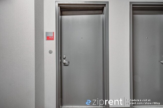 Foto del edificio - 645 W 9th St