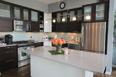 Foto del edificio - 2208 W Diversey Ave