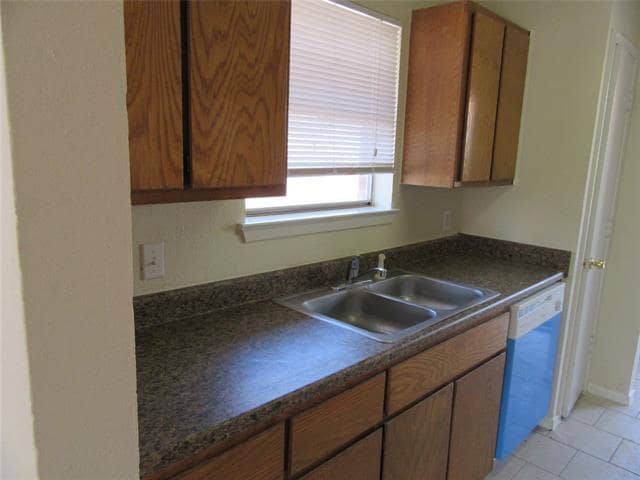 Foto del edificio - 1617 Windsong Ln
