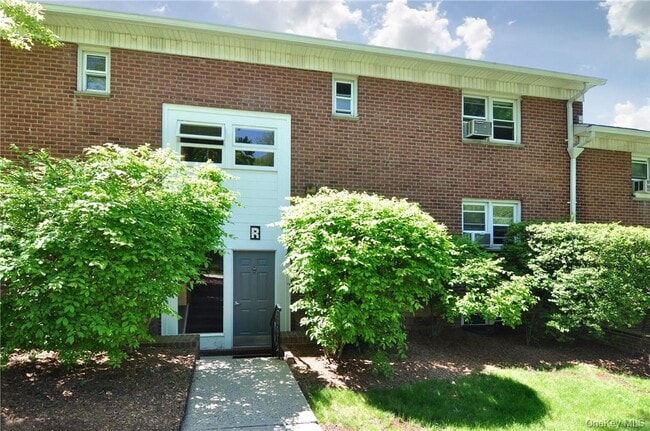 Building Photo - 140 N Broadway