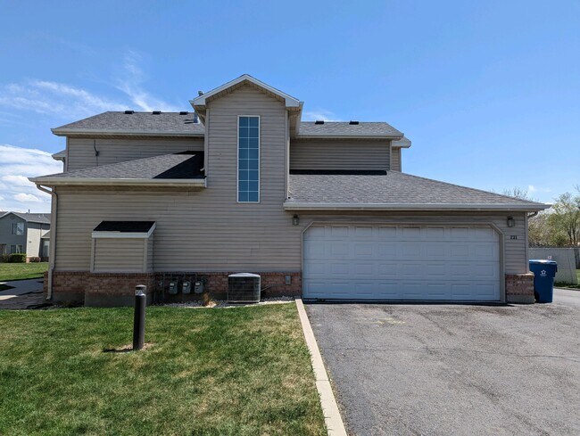 Building Photo - 231 Majestic Meadows Dr