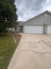 Building Photo - 3521-3523 Thornhill Cir W