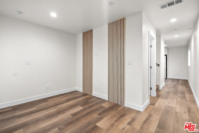 Foto del edificio - 2527 Hauser Blvd