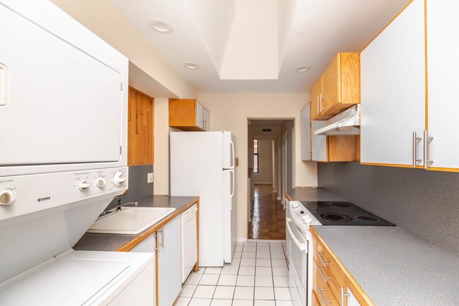 Building Photo - 415 W Armitage Ave