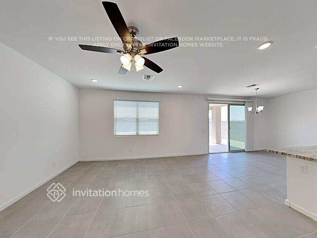 Foto del edificio - 40471 W Sunland Dr