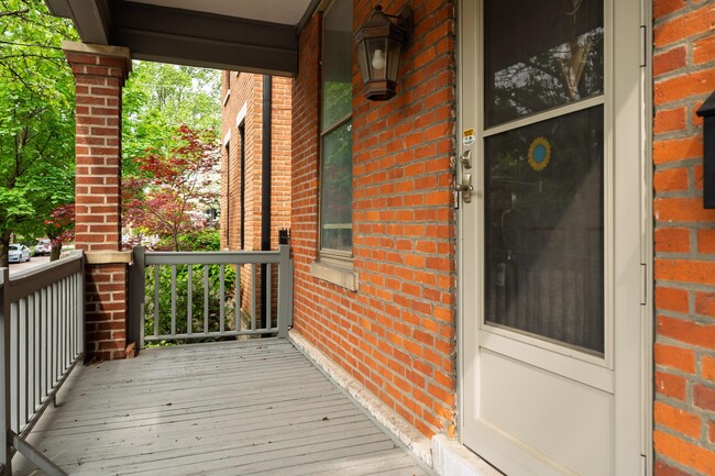 Foto del edificio - 302 E Sycamore St