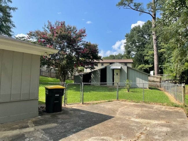 Photo - 1213 Denson Pl House