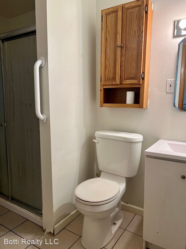 Foto del edificio - 3 br, 1 bath House - 1524 Iris Ave