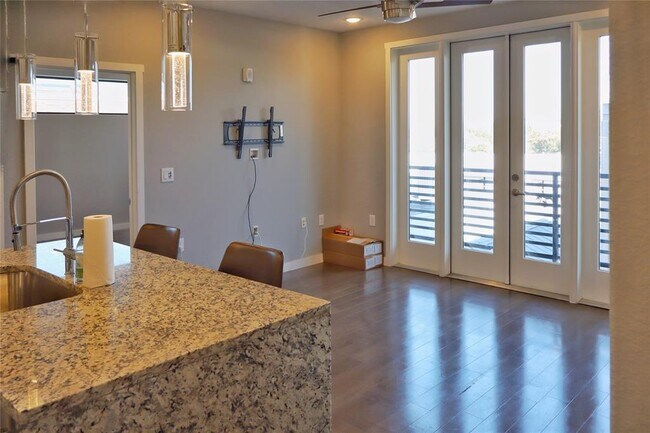 Foto del edificio - 810 S Rock St