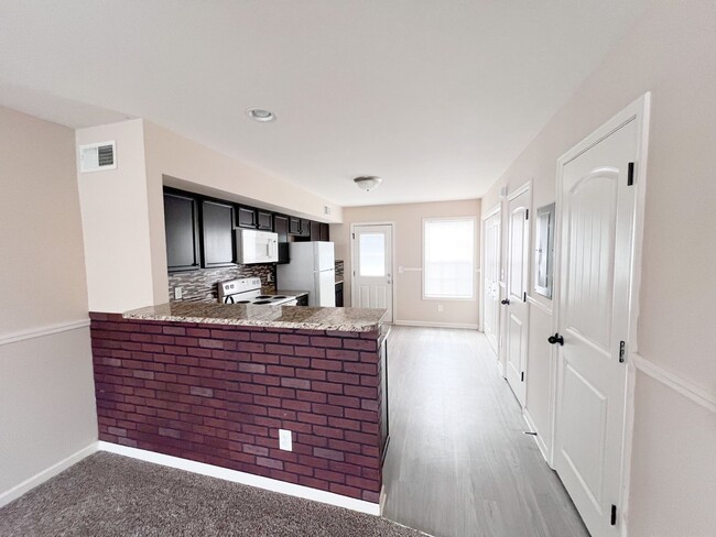 Foto del edificio - 2 Bedroom 1.5 Bath Townhome