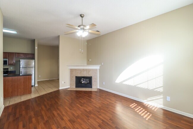 Foto del edificio - 6804 Kamali Ave