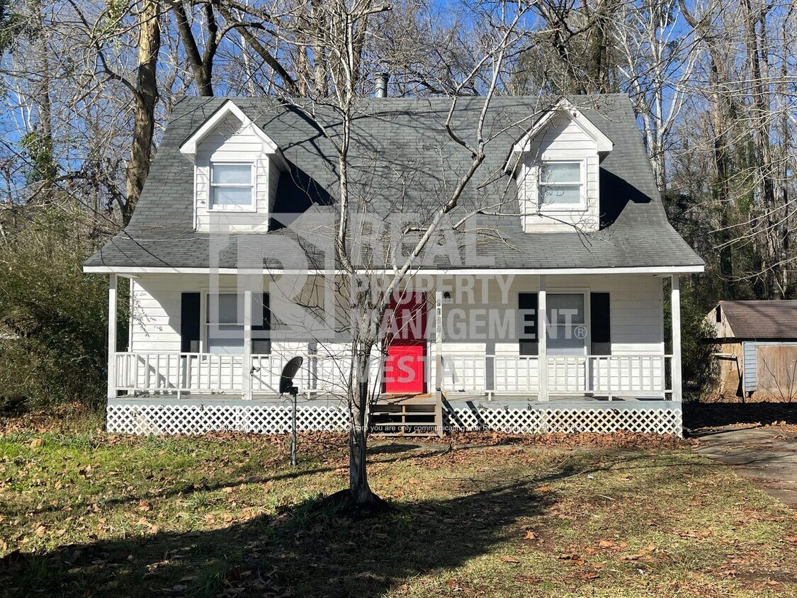 Beautiful Family Home in Lake Wildwood House Rental in Macon, GA