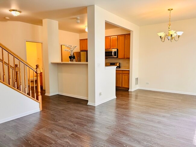 Building Photo - 24121 Walnut Cir
