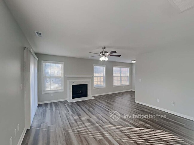 Building Photo - 1513 Beacon Valley Dr