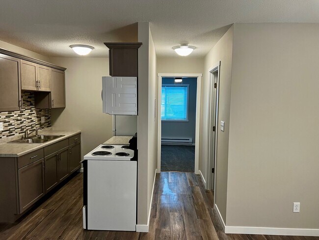 Foto del edificio - 647 Sand Lake Rd