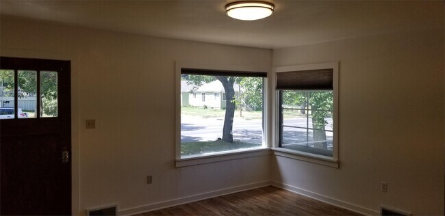 Foto del edificio - 1304 S Willson Ave