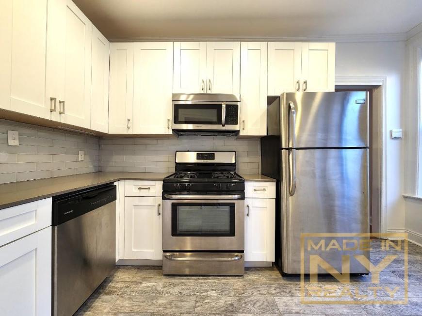 Foto principal - 0 bedroom in ASTORIA NY 11106