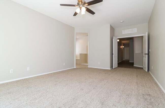Foto del edificio - 2011 W Carson Rd