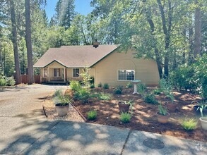 Building Photo - 122 Sterling Ct