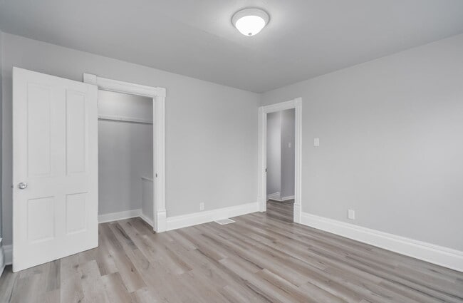 Foto del edificio - 396 S Hickory St