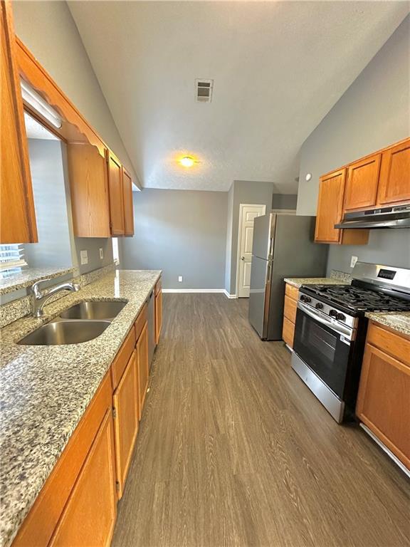 Building Photo - 4885 Streamside Dr