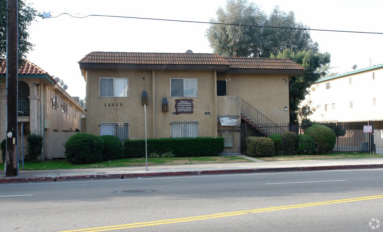 Primary Photo - 14650 Saticoy St