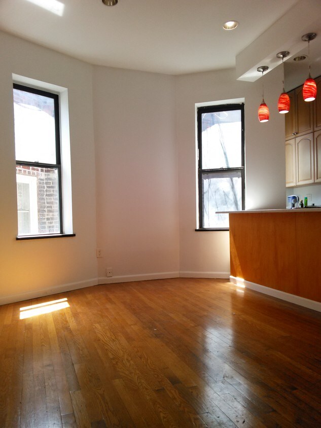 Primary Photo - 650 9th Ave