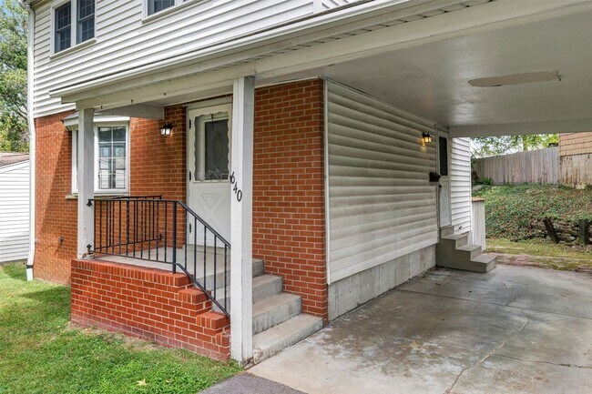 Foto del edificio - 640 S Sappington Rd
