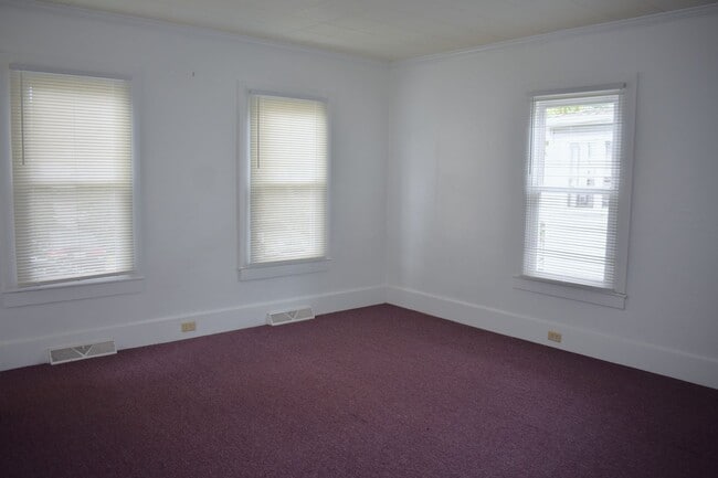 Building Photo - 209-211 N Clymer Ave