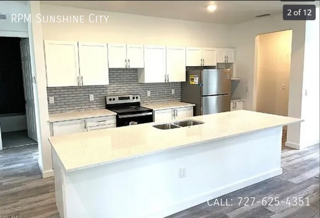 Building Photo - Spacious 4-Bedroom, 3-Bathroom Home in Bea...