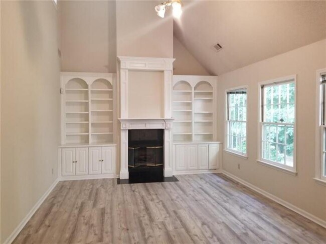 Building Photo - 5 bedroom in Alpharetta GA 30022
