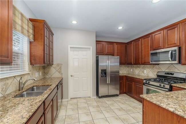 Building Photo - 8528 Harrier Dr