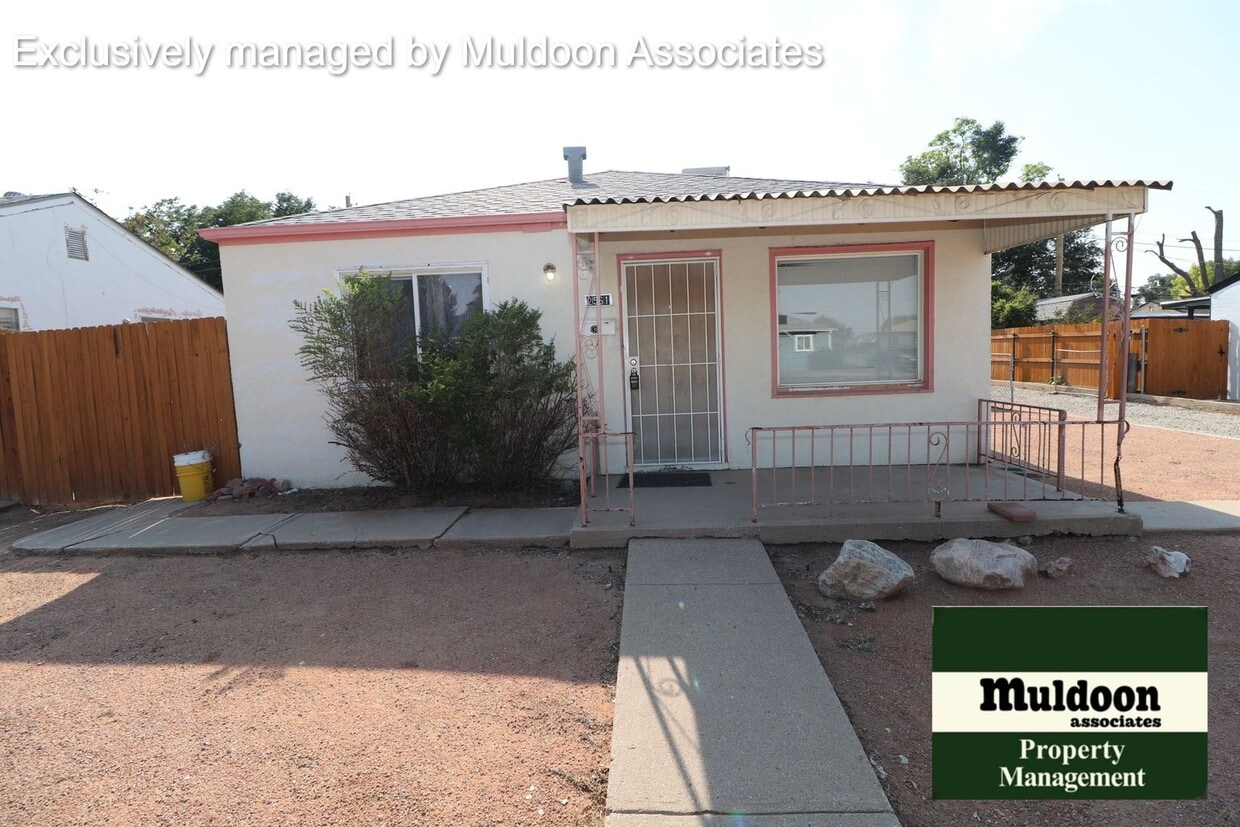 Primary Photo - Adorable Home - Pet Friendly!